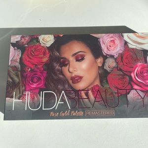 Huda Beauty “Rose Gold Remastered” Eyeshadow Palette